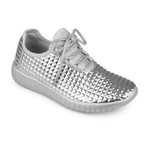 Silver Vegan Leather Sneakers NWT Women’s 9